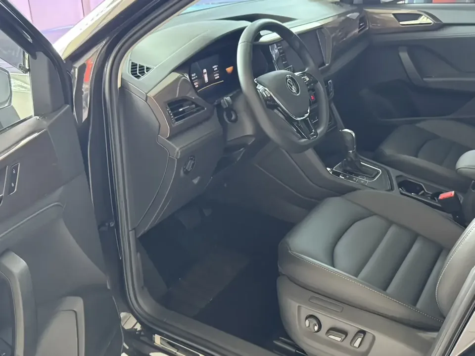 Volkswagen Tharu tuyue 2022 280TSI 2WD Deluxe Edition 2022 — thumbnail 5