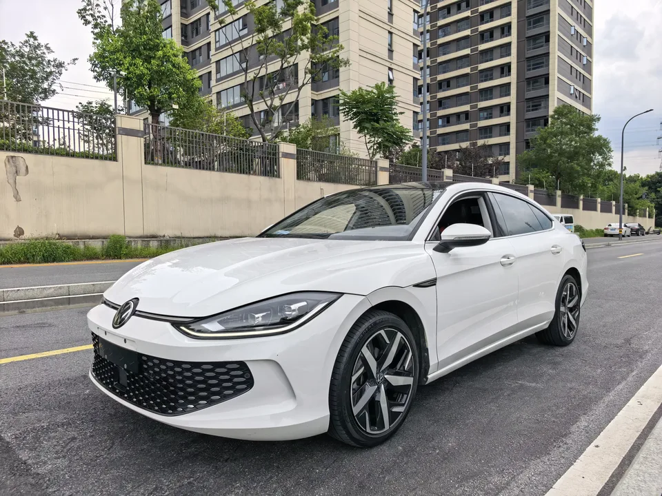 Volkswagen Lamando Lingdu 2022 Lingdu L 280TSI DSG Cool Edition 2022 — photo 1, buy with delivery to Moscow