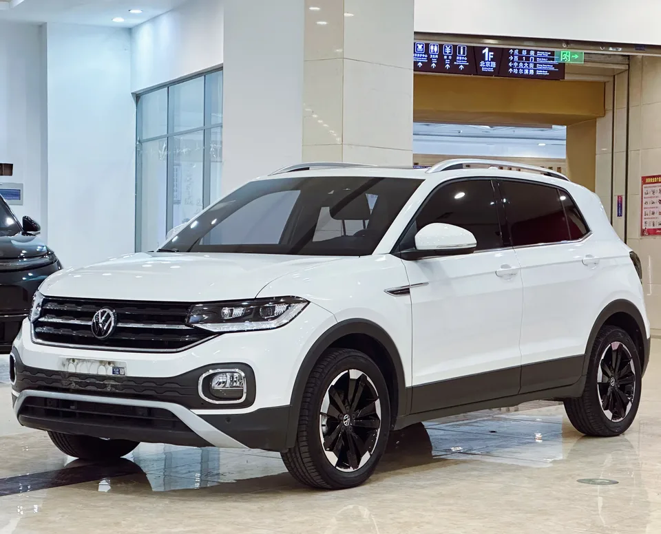 Volkswagen Explore the shadows Explore the shadows 2021 1.5L Automatic Joy-Link Edition 2022 — photo 1, buy with delivery to Moscow