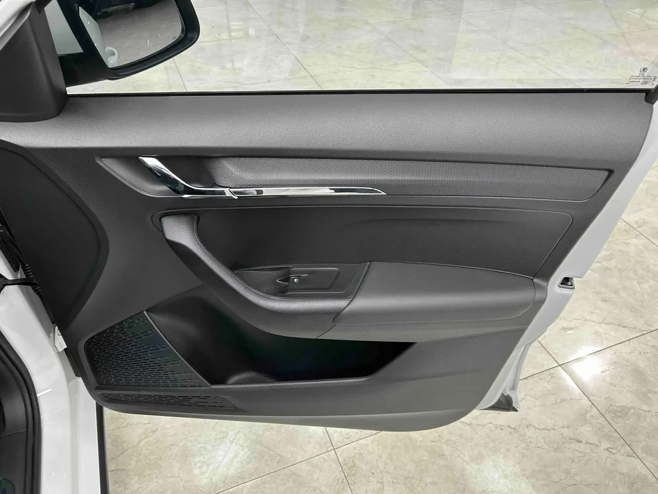 Skoda Comek Comek 2024 1.5L Automatic Comfort Edition 2024 — thumbnail 4