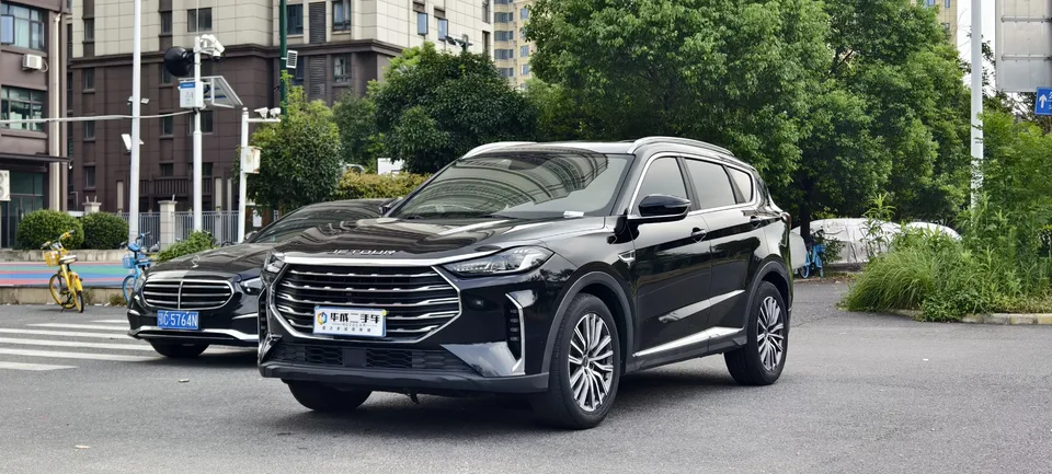 Jetour Jietu X70 PLUS Jietu X70 PLUS 2023 Ziqiang version 1.5T DCT Ziqiang PRO 7 seats 2024 — photo 1, buy with delivery to Moscow