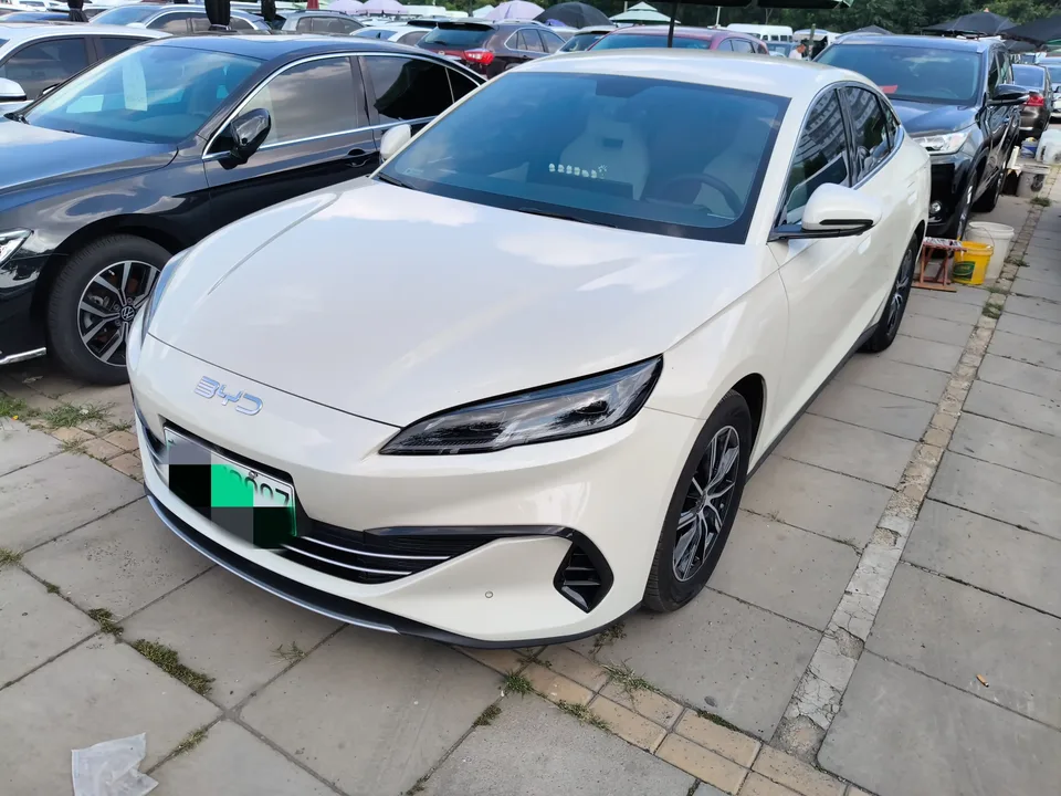 BYD Seal 06DM Seal 06DM 2024 DM-i 80KM Deluxe 2024 — photo 1, buy with delivery to Moscow