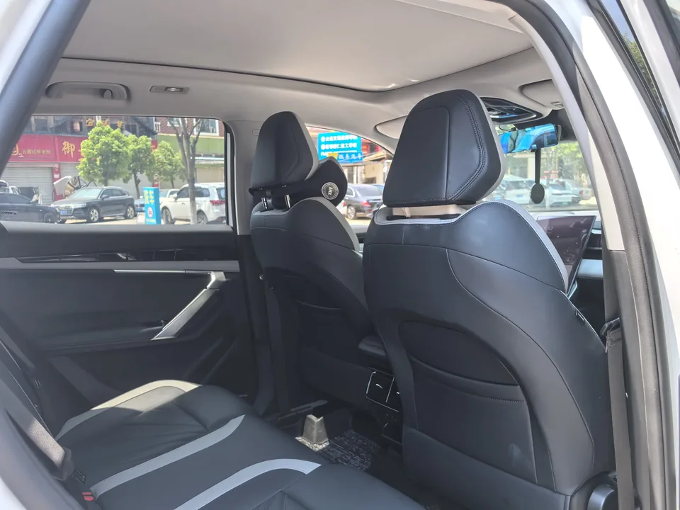 Geely Atlas L Boyue L 2023 1.5TD DCT Premium 2023 — thumbnail 3