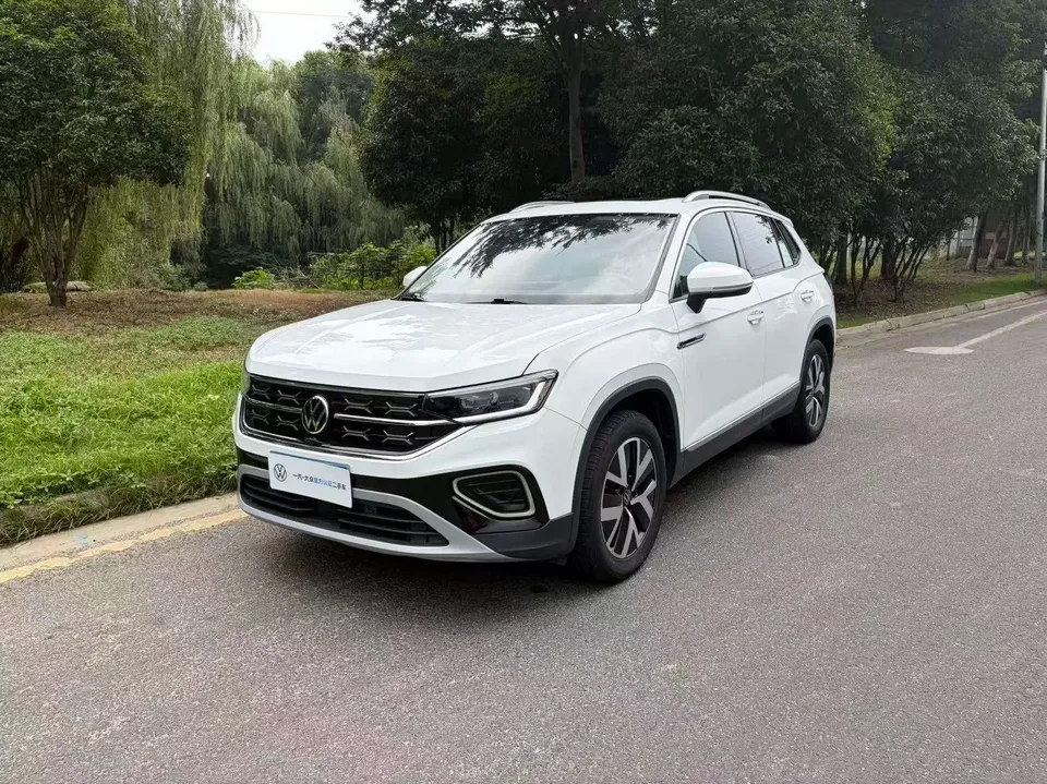 Volkswagen Tayron Tanyue 2023 300TSI 2WD Luxury Plus Advanced Edition 2024 — photo 1, buy with delivery to Moscow