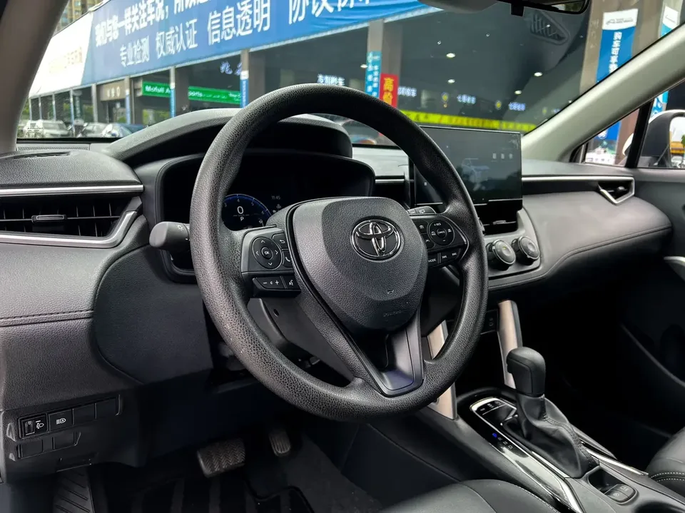 Toyota CorollaCross Corolla Sharp 2024 2.0L CVT Pioneer Edition 2025 — thumbnail 4
