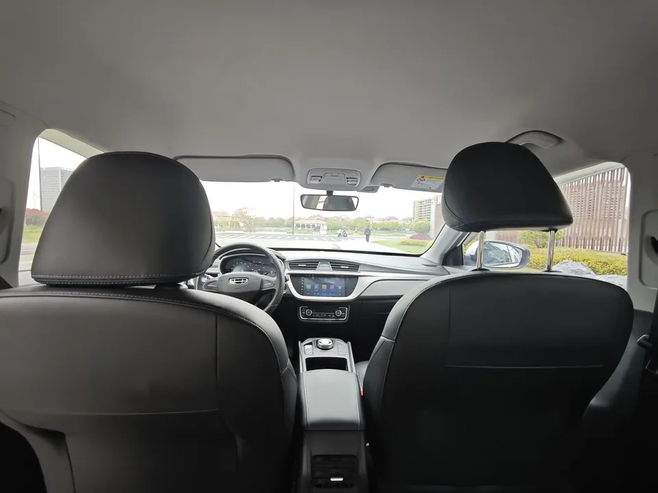 Geely Emgrand EV Emgrand EV 2022 Pro online version of lithium iron phosphate 2024 — thumbnail 3