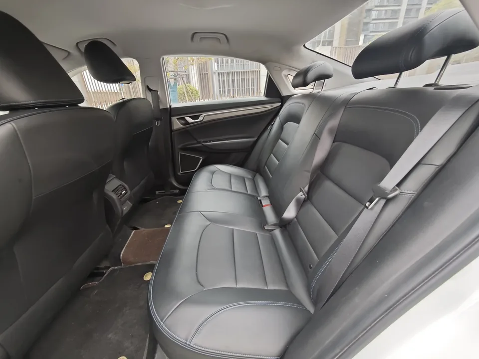 Geely Emgrand EV Emgrand EV 2022 Pro online version of lithium iron phosphate 2024 — thumbnail 5