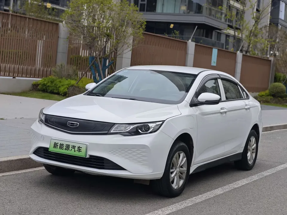 Geely Emgrand EV Emgrand EV 2022 Pro online version of lithium iron phosphate 2024 — photo 1, buy with delivery to Moscow