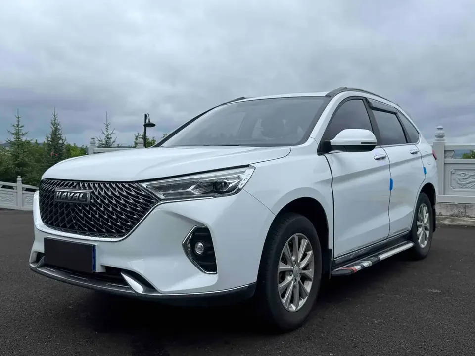 Haval M6 Haval M6 2021 PLUS 1.5T DCT Luxury Intelligent Connection 2022 — photo 1, buy with delivery to Moscow
