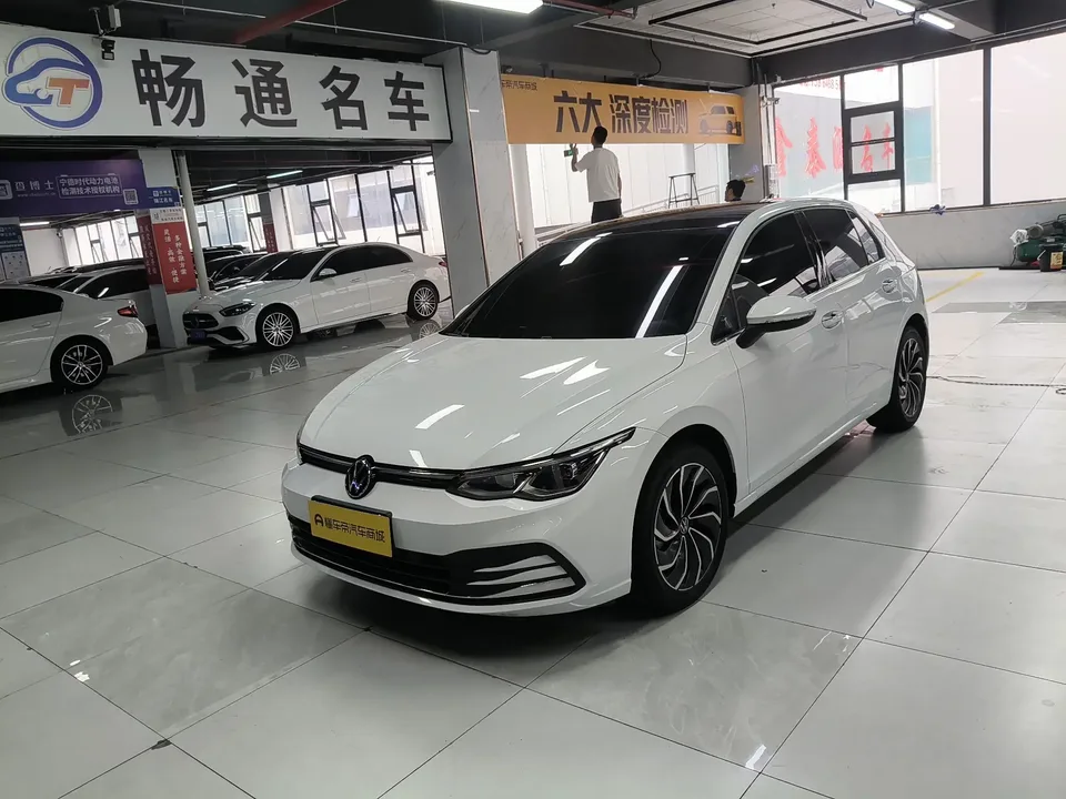 Volkswagen Golf golf 2024 280TSI DSG Pro Expert Edition 2025 — photo 1, buy with delivery to Moscow