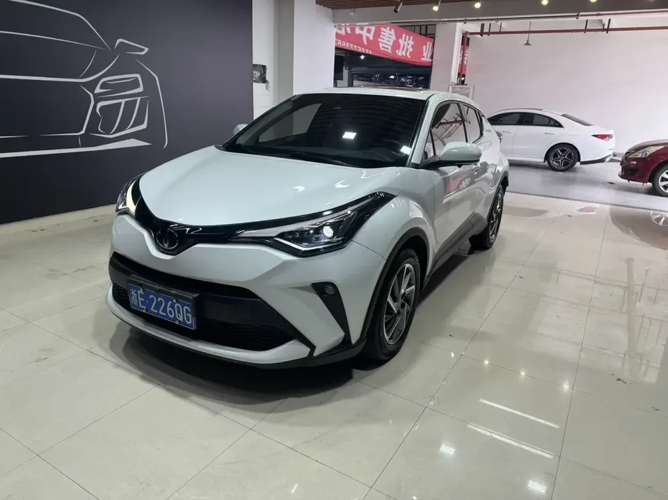 Toyota C-HR Toyota C-HR 2023 2.0L Comfort Edition 2024 — фото 1, купить с доставкой в Москву