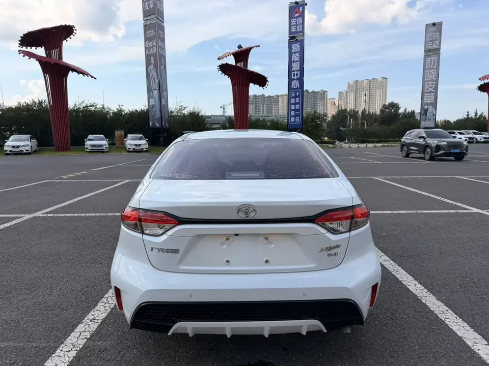 Toyota Levin Lei Ling 2022 185T CVT Technology Edition 2022 — thumbnail 2