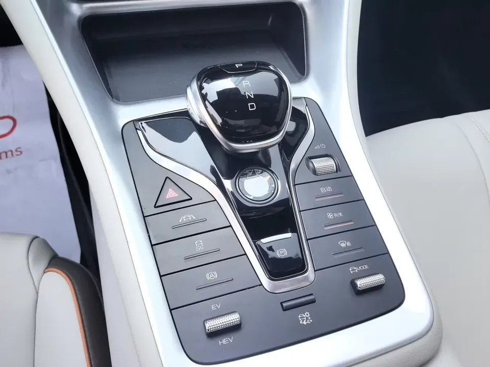 BYD Song Pro DM Song Pro DM 2022 DM-i 110km Flagship 2022 — миниатюра 5