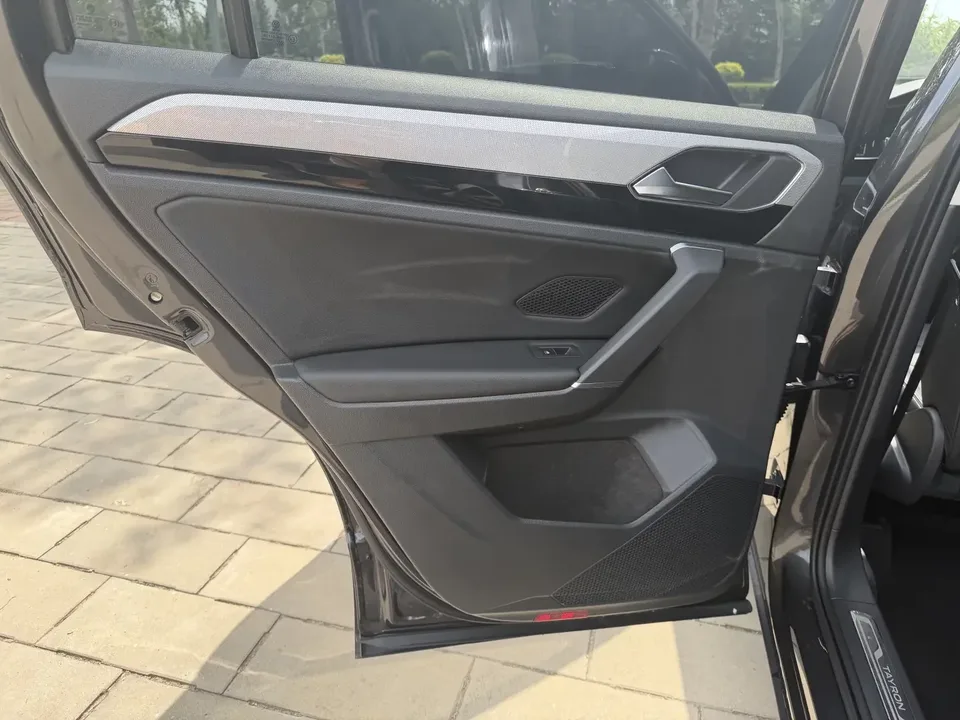 Volkswagen Tayron Tanyue 2022 280TSI 2WD Luxury Smart Edition 2022 — thumbnail 3