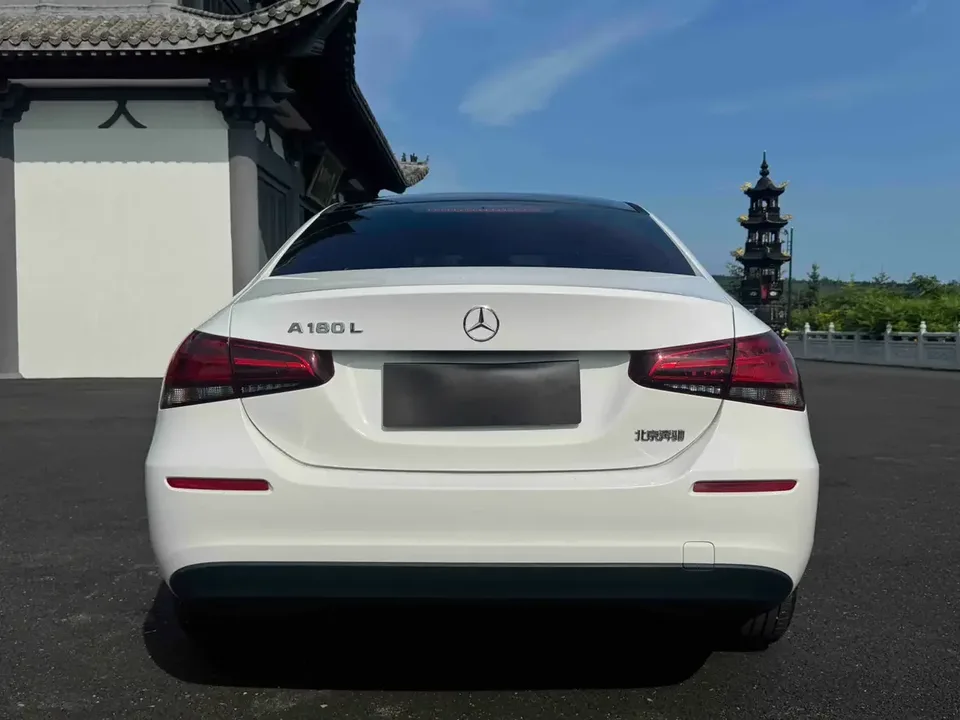 Mercedes-Benz Klasa A Mercedes Benz A Class 2022 A 180 L Sports Sedan 2022 — thumbnail 2