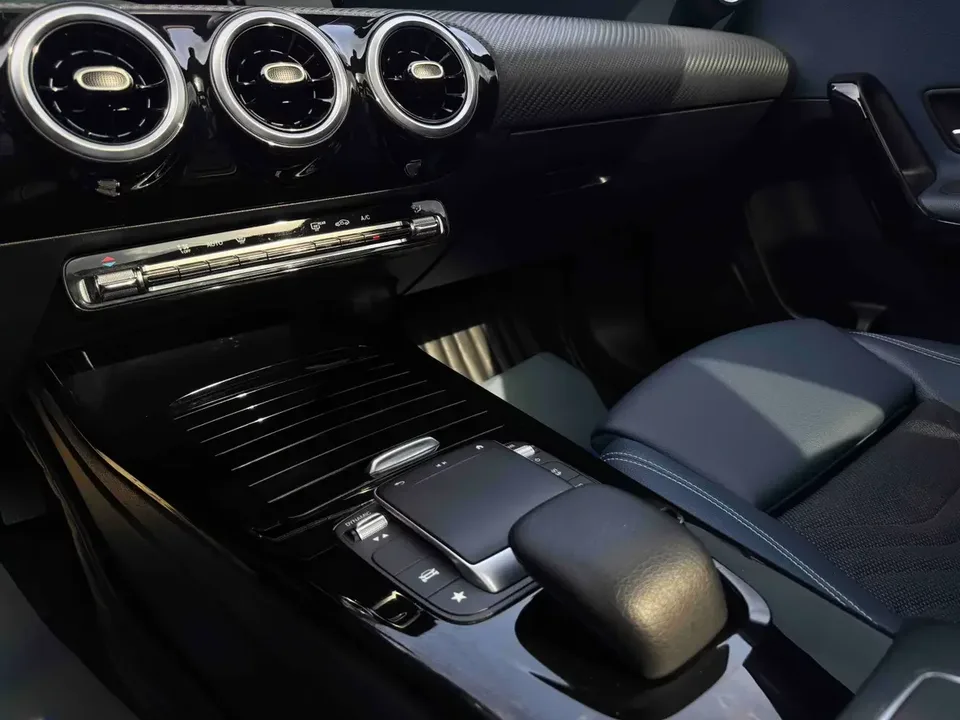 Mercedes-Benz Klasa A Mercedes Benz A Class 2022 A 180 L Sports Sedan 2022 — thumbnail 4