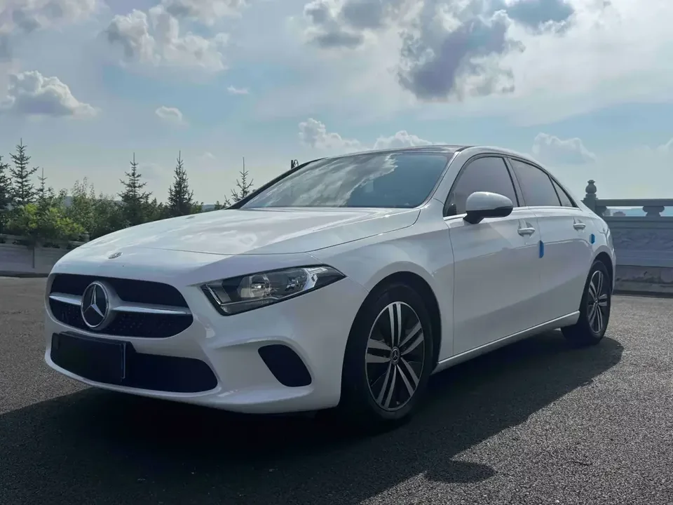 Mercedes-Benz Klasa A Mercedes Benz A Class 2022 A 180 L Sports Sedan 2022 — photo 1, buy with delivery to Moscow