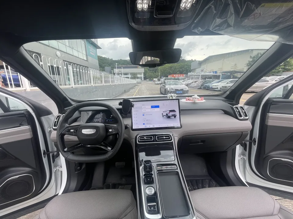 Geely Atlas L Boyue L 2025 The fourth generation 1.5TD DCT starts its journey 2025 — thumbnail 4
