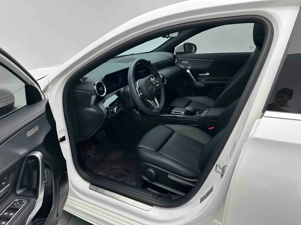 Mercedes-Benz Klasa A Mercedes Benz A Class 2022 A 180 L Sports Sedan 2022 — thumbnail 5