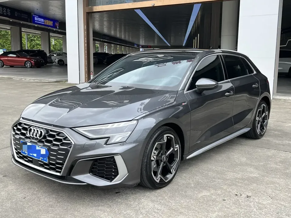 Audi A3 Audi A3 2023 Sportback 35 TFSI facelift: luxury sports model 2023 — photo 1, buy with delivery to Moscow