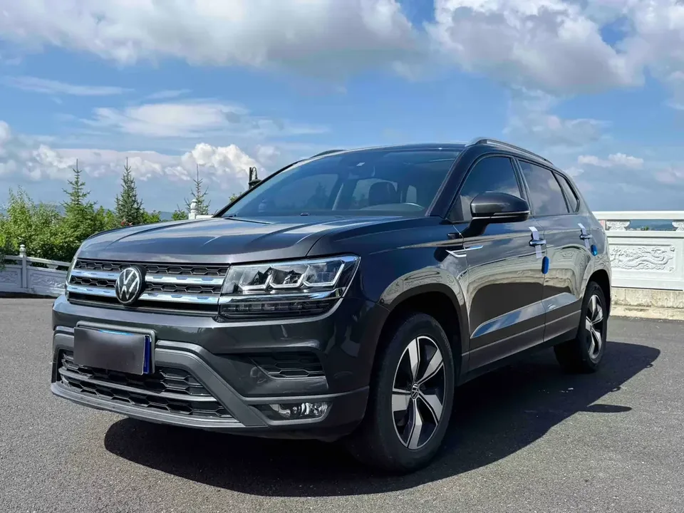 Volkswagen Tharu tuyue 2022 280TSI 2WD Fashion Edition 2023 — photo 1, buy with delivery to Moscow