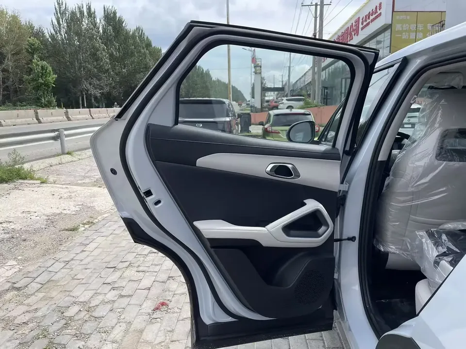 BYD Yuan Up Yuan UP 2025 Smart Driving Edition 401KM Vitality Edition 2026 — thumbnail 5
