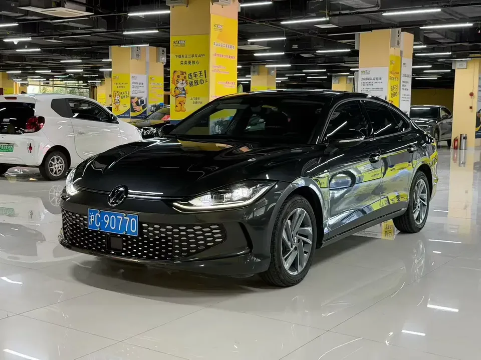 Volkswagen Lamando Lingdu 2024 Lingdu L 280TSI DSG Hot Edition 2024 — photo 1, buy with delivery to Moscow