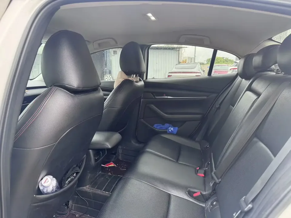 Mazda Axela Mazda3 Angkesela 2023 2.0L Automatic Quality Edition 2023 — thumbnail 3