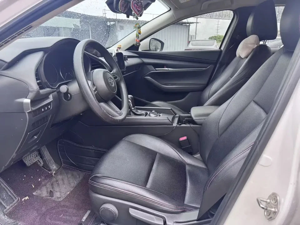 Mazda Axela Mazda3 Angkesela 2023 2.0L Automatic Quality Edition 2023 — thumbnail 5