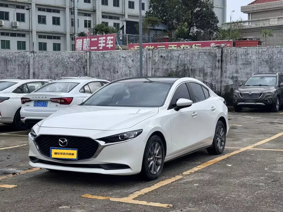 Mazda Axela Mazda3 Angkesela 2023 2.0L Automatic Quality Edition 2023 — photo 1, buy with delivery to Moscow