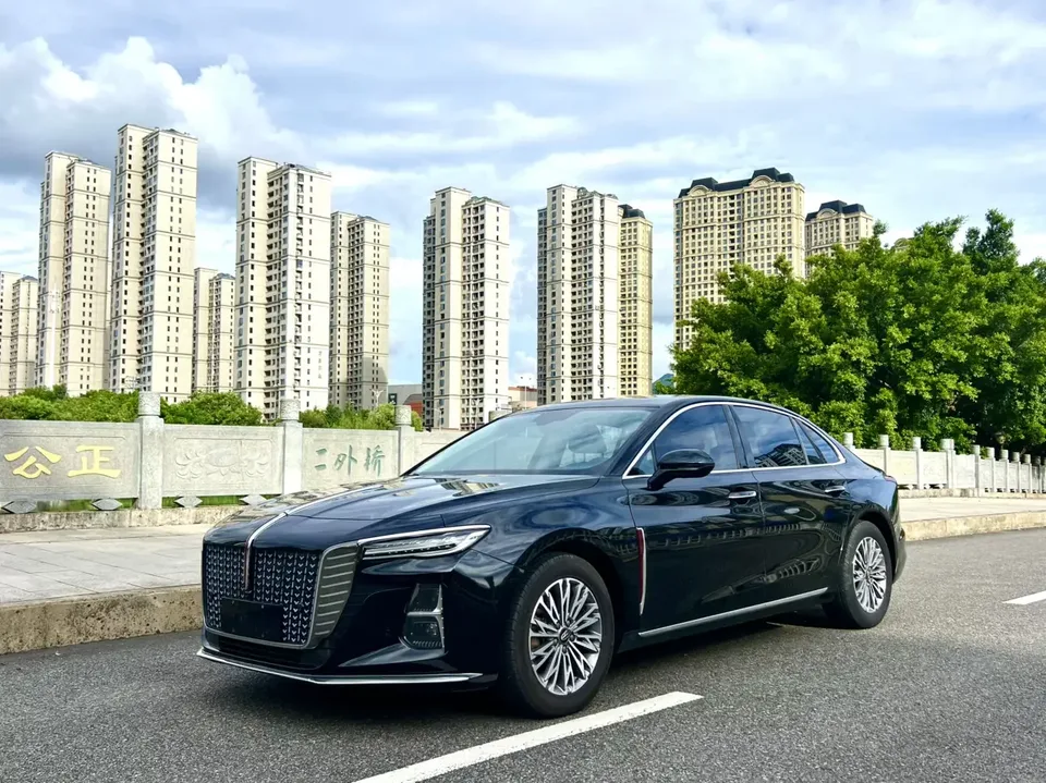 Hongqi H5 Hongqi H5 2024 1.5T DCT Zhilian Qiyue Edition 2024 — photo 1, buy with delivery to Moscow