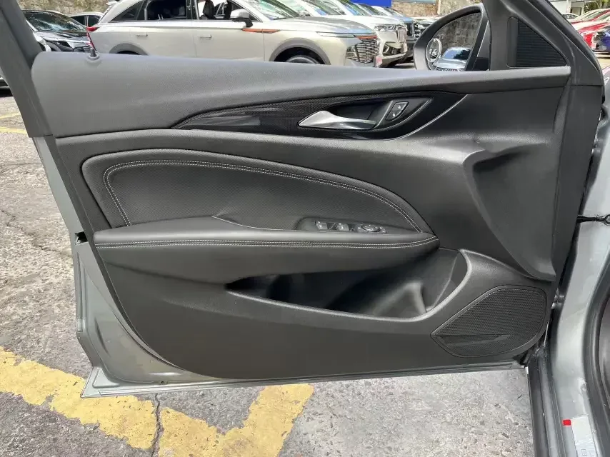 Buick Majesty Majesty 2024 25T Super Edition 2025 — thumbnail 3