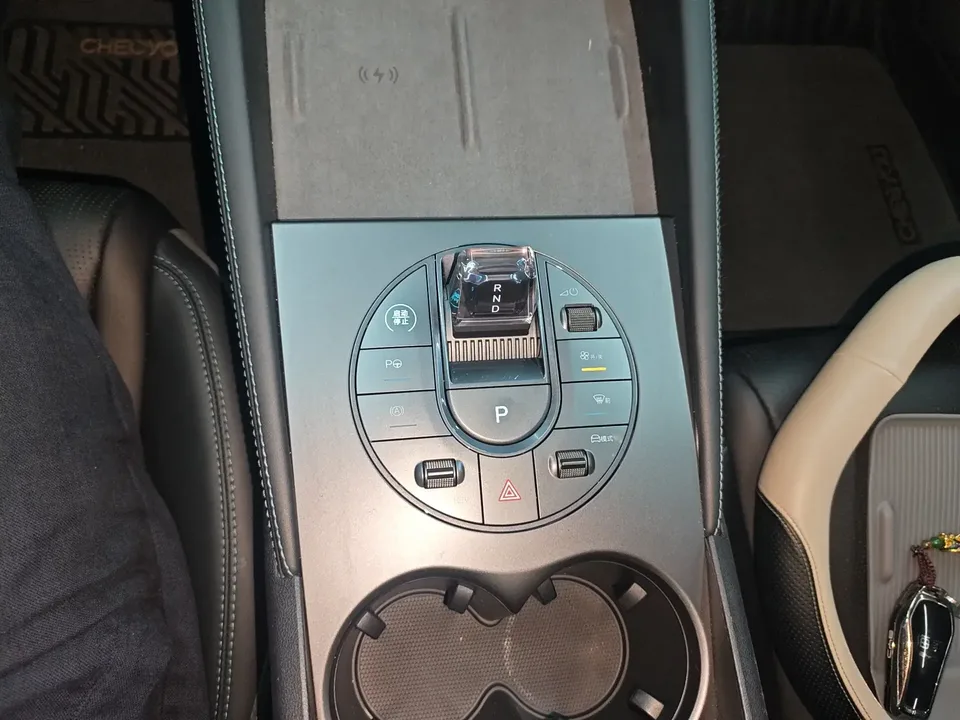 BYD Seal 06DM Seal 06DM 2025 DM-i 120KM Premium Edition 2025 — миниатюра 3
