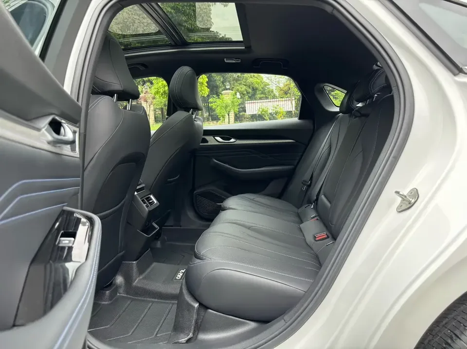 Geely Preface Xing Rui 2025 1.5T Dongfang Yao Fuyao Edition 2025 — thumbnail 3