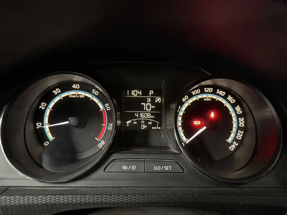 Skoda Comek Comek 2022 1.5L Automatic Comfort Edition 2022 — thumbnail 3