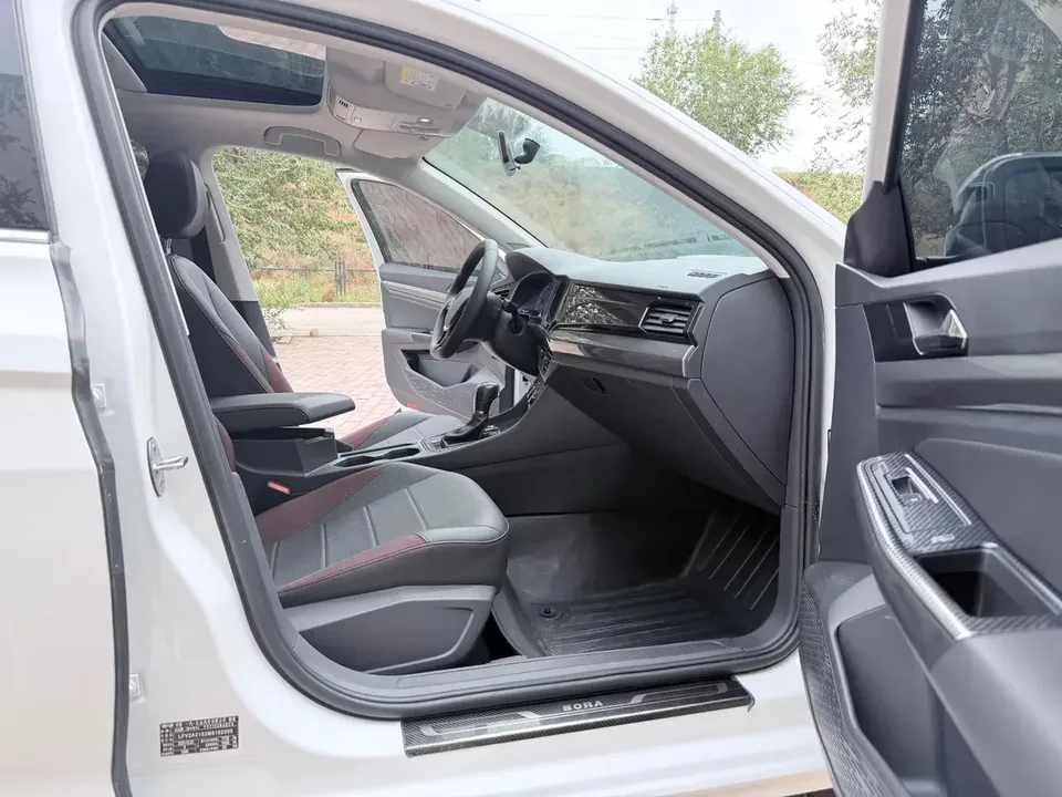 Volkswagen Bora Bora 2021 1.5L Automatic Elite Smart Link Edition 2022 — thumbnail 3