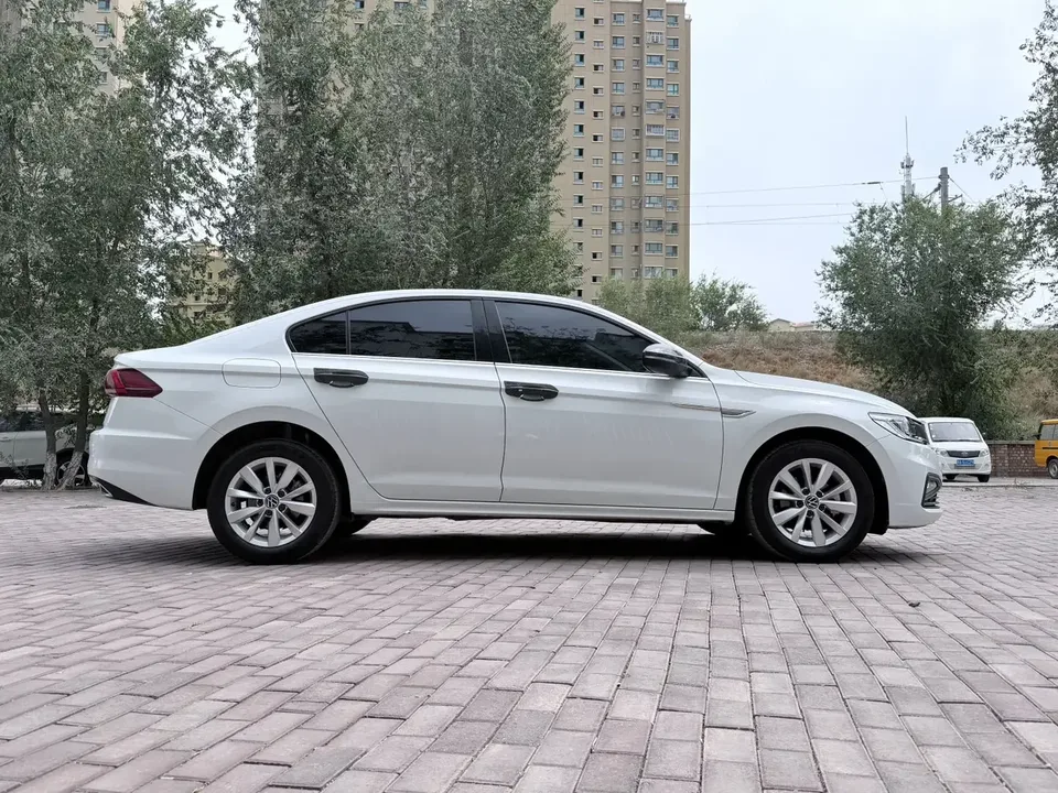 Volkswagen Bora Bora 2021 1.5L Automatic Elite Smart Link Edition 2022 — thumbnail 4