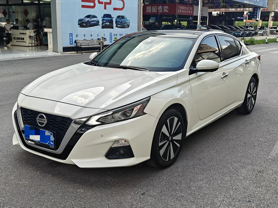 Nissan Altima Sound of nature 2021 2.0L XL Upper AD1 Smart Driving Edition 2022 — photo 1, buy with delivery to Moscow