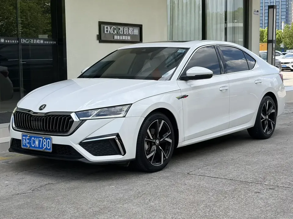 Skoda Octavia Octavia 2022 PRO TSI280 DSG Premium Edition 2022 — photo 1, buy with delivery to Moscow