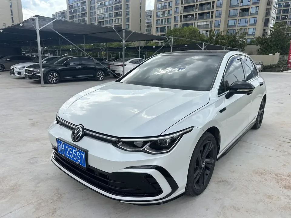 Volkswagen Golf golf 2023 280TSI DSG R-Line Lite 2023 — photo 1, buy with delivery to Moscow