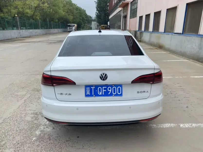 Volkswagen Bora Bora 2021 1.5L Automatic Fashion Smart Edition 2022 — thumbnail 2