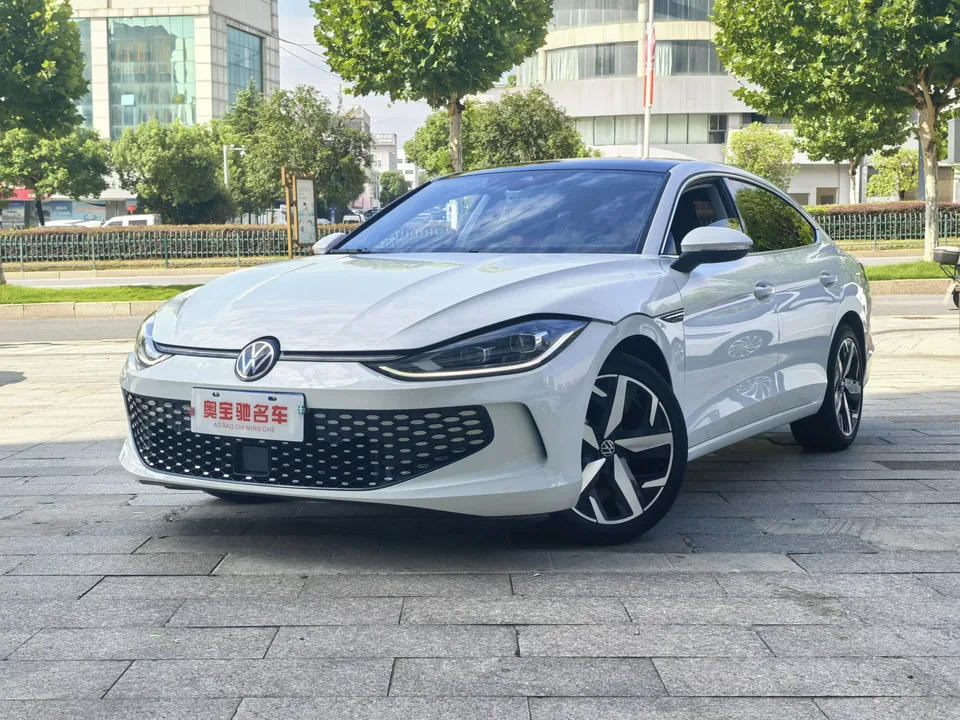Volkswagen Lamando Lingdu 2024 Lingdu L 280TSI DSG Cool Edition 2024 — photo 1, buy with delivery to Moscow