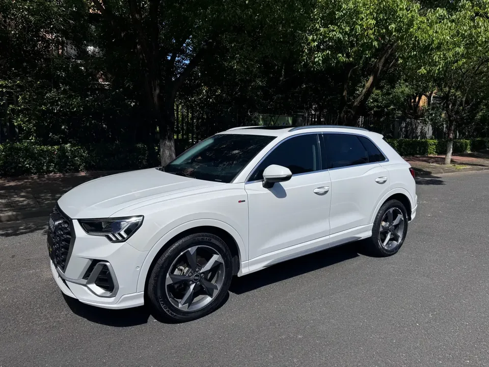 Audi Q3 Audi Q3 2022 35 TFSI Stylish Dynamic 2022 — photo 1, buy with delivery to Moscow
