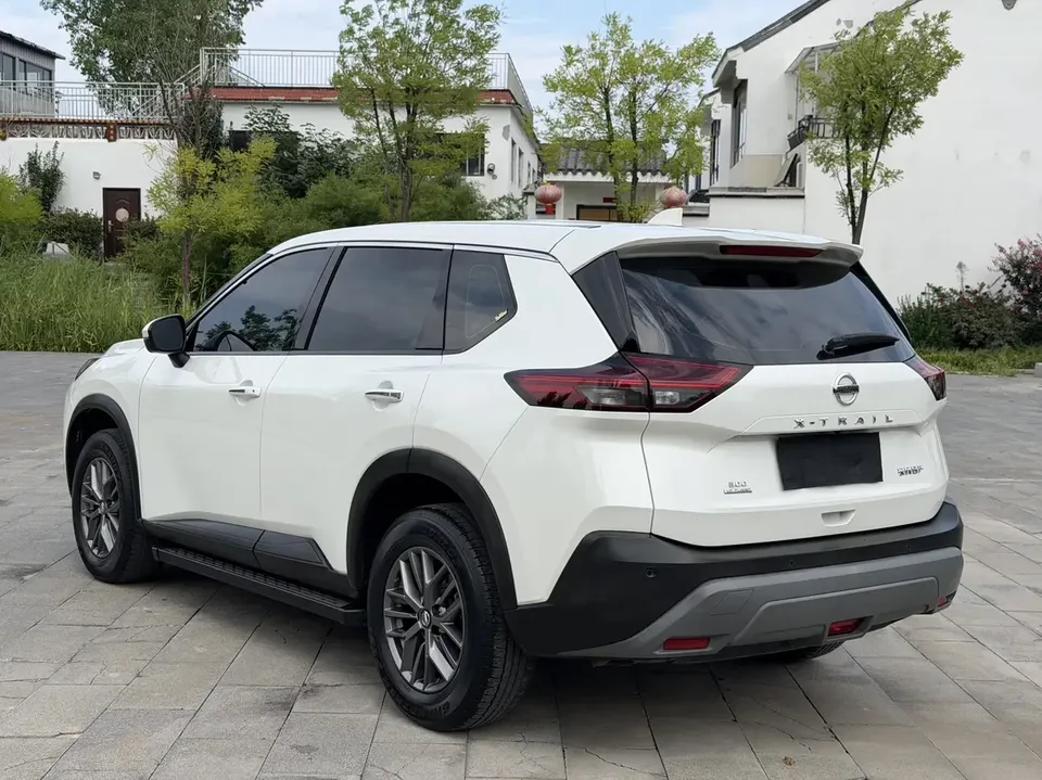Nissan X-Trail Qijun 2021 VC-Turbo 300 CVT 2WD Deluxe Edition 2023 — thumbnail 2