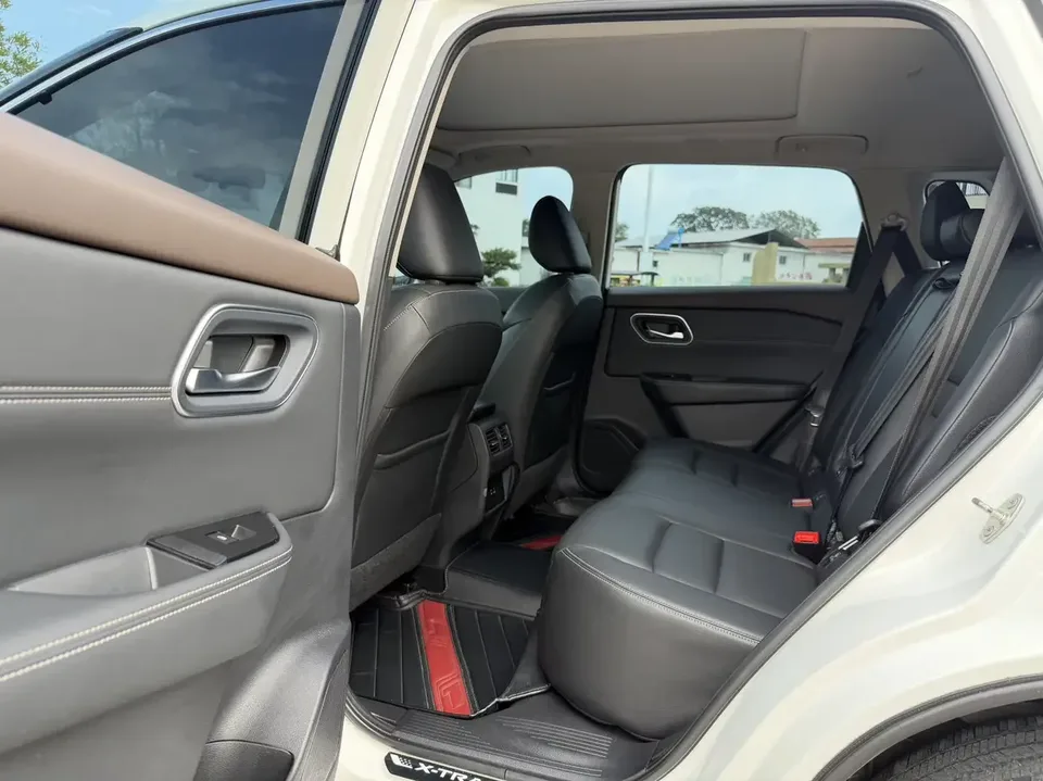 Nissan X-Trail Qijun 2021 VC-Turbo 300 CVT 2WD Deluxe Edition 2023 — thumbnail 4