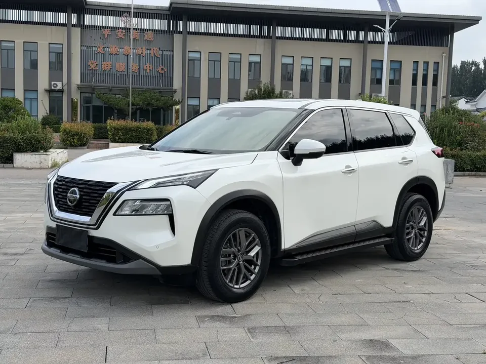 Nissan X-Trail Qijun 2021 VC-Turbo 300 CVT 2WD Deluxe Edition 2023 — photo 1, buy with delivery to Moscow