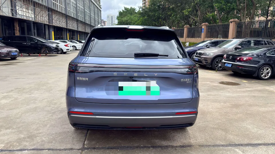 Geely Galaxy Starship 7 EM-i Galaxy Starship 7 EM-i 2025 120KM Pilot Edition 2025 — миниатюра 2