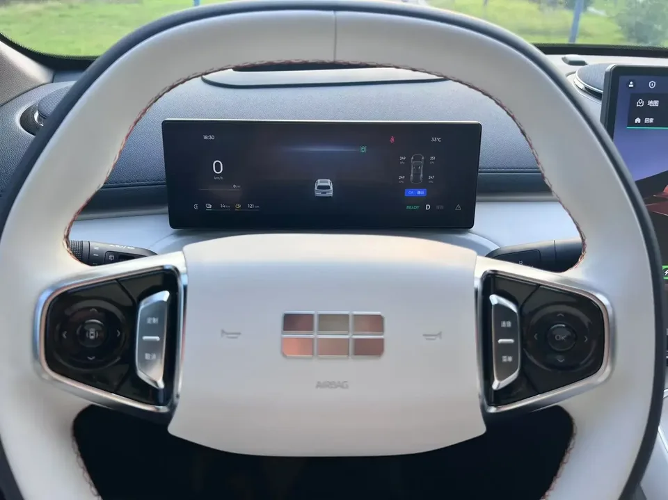 Geely Galaxy Starship 7 EM-i Galaxy Starship 7 EM-i 2025 120KM Exploration+ 2025 — thumbnail 3
