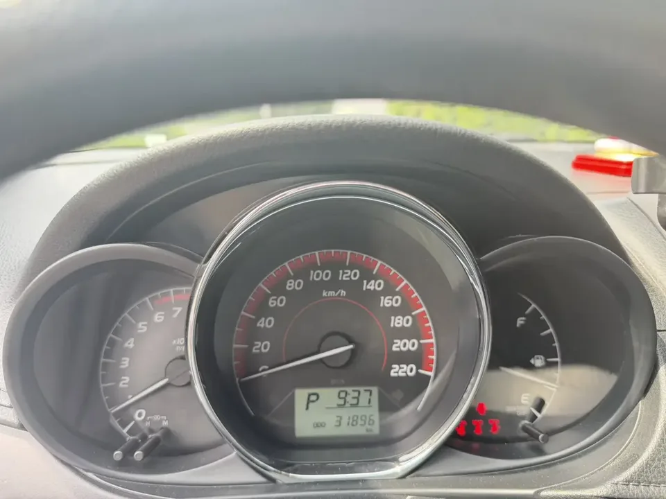 Toyota Vios Vios 2022 1.5L CVT 20th Anniversary Edition 2023 — thumbnail 4
