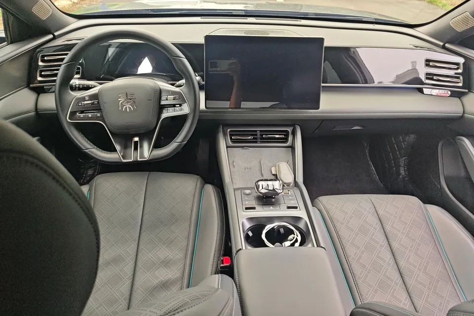 BYD Qin L DM Qin L DM 2024 DM-i 120KM Excellence 2024 — thumbnail 4